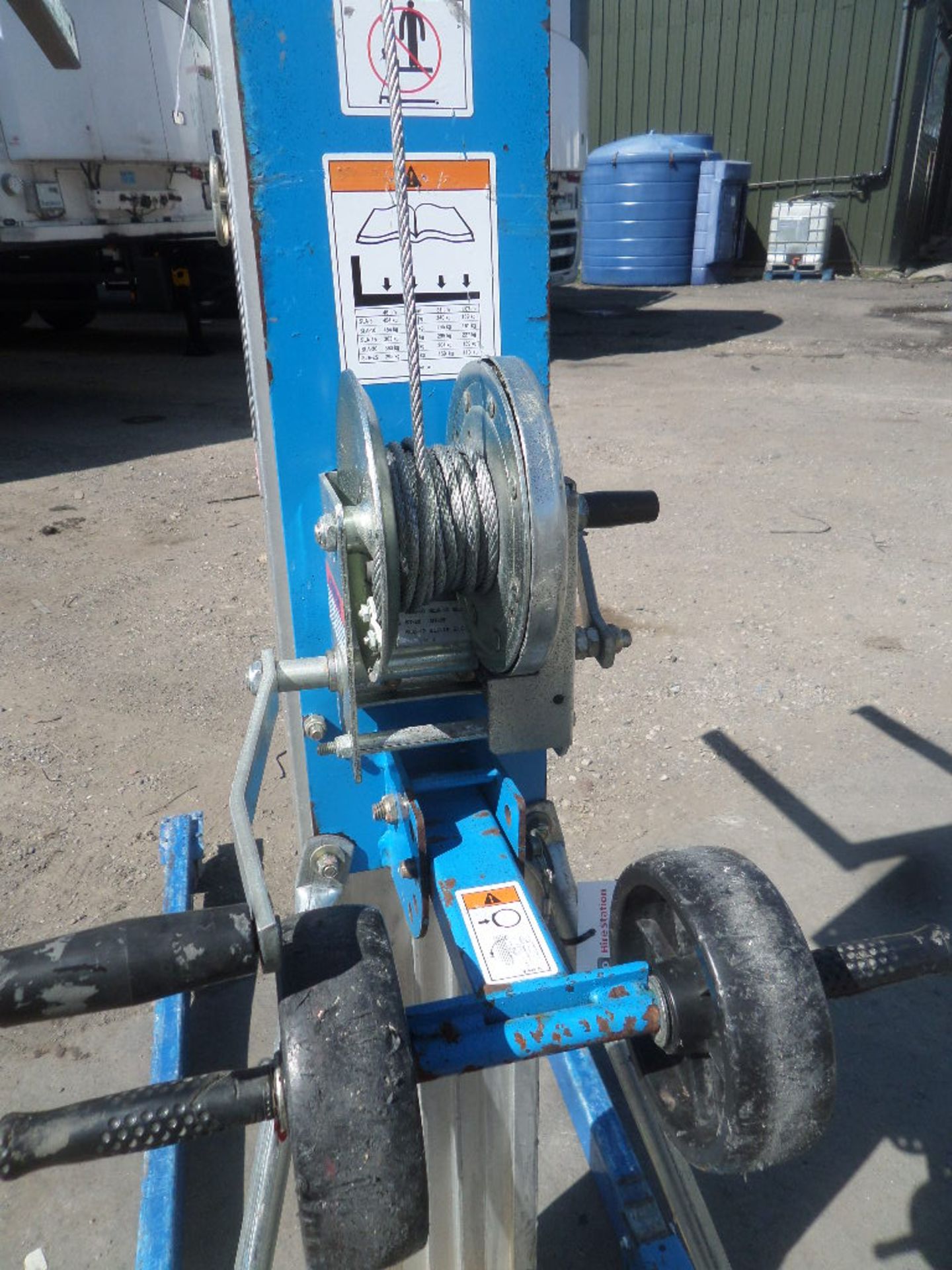 GENIE SUPERLIFT ADVANTAGE SLA 15 {027268} 363KG LIFTER/STACKER MANUAL Max load it can carry is 363kg - Image 3 of 4