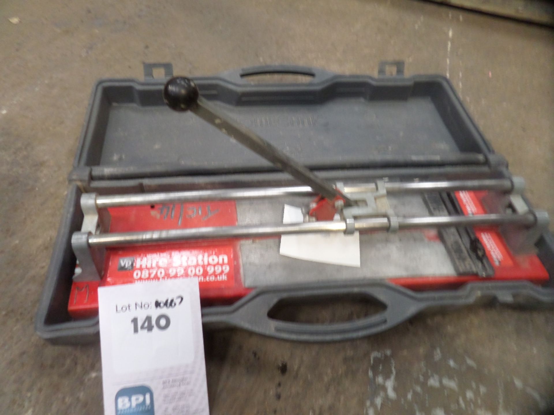 TOMECANIE  {027297} MANUAL TILE CUTTER Comes in original case and appears to work fine.