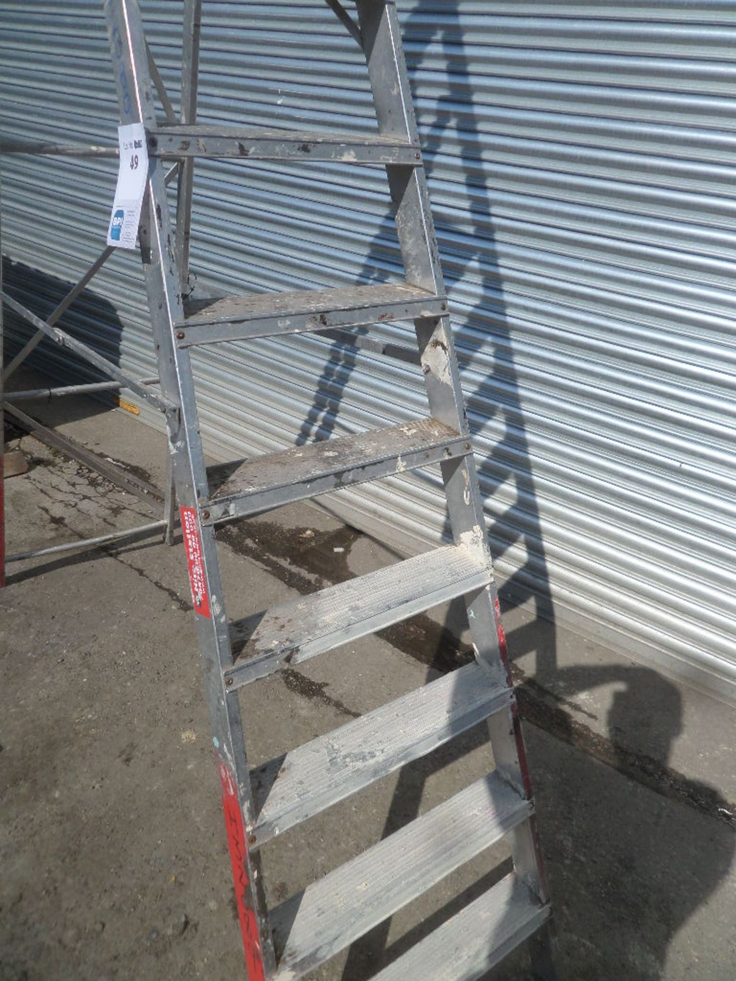 UNKNOWN  {026671} ALLOY STEP LADDER - 10 tread Platform height is 210cm - Working fine. - Image 2 of 2