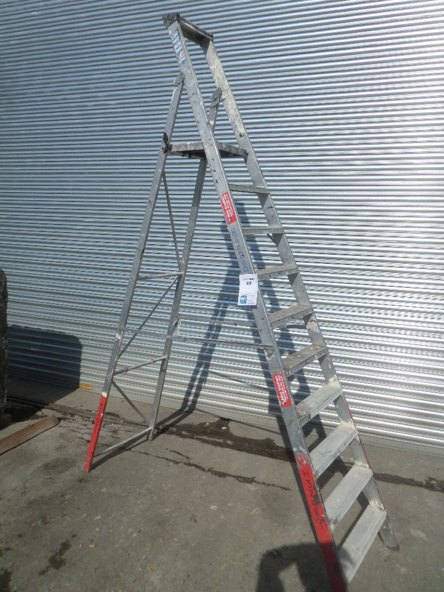 UNKNOWN  {026671} ALLOY STEP LADDER - 10 tread Platform height is 210cm - Working fine.
