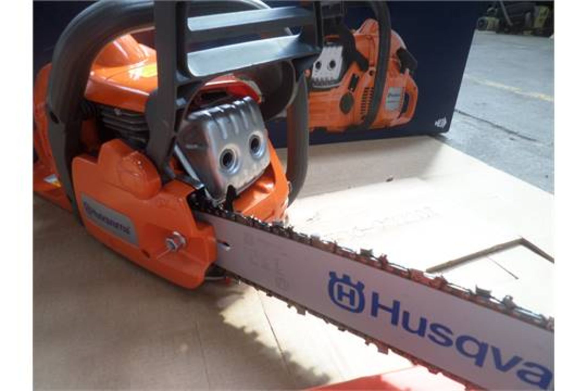 Husqvarna Chainsaw, 40.9 cc, 2.2 hp, 16", 9.2 lbs, Lightweight Quality Construction - Image 2 of 3