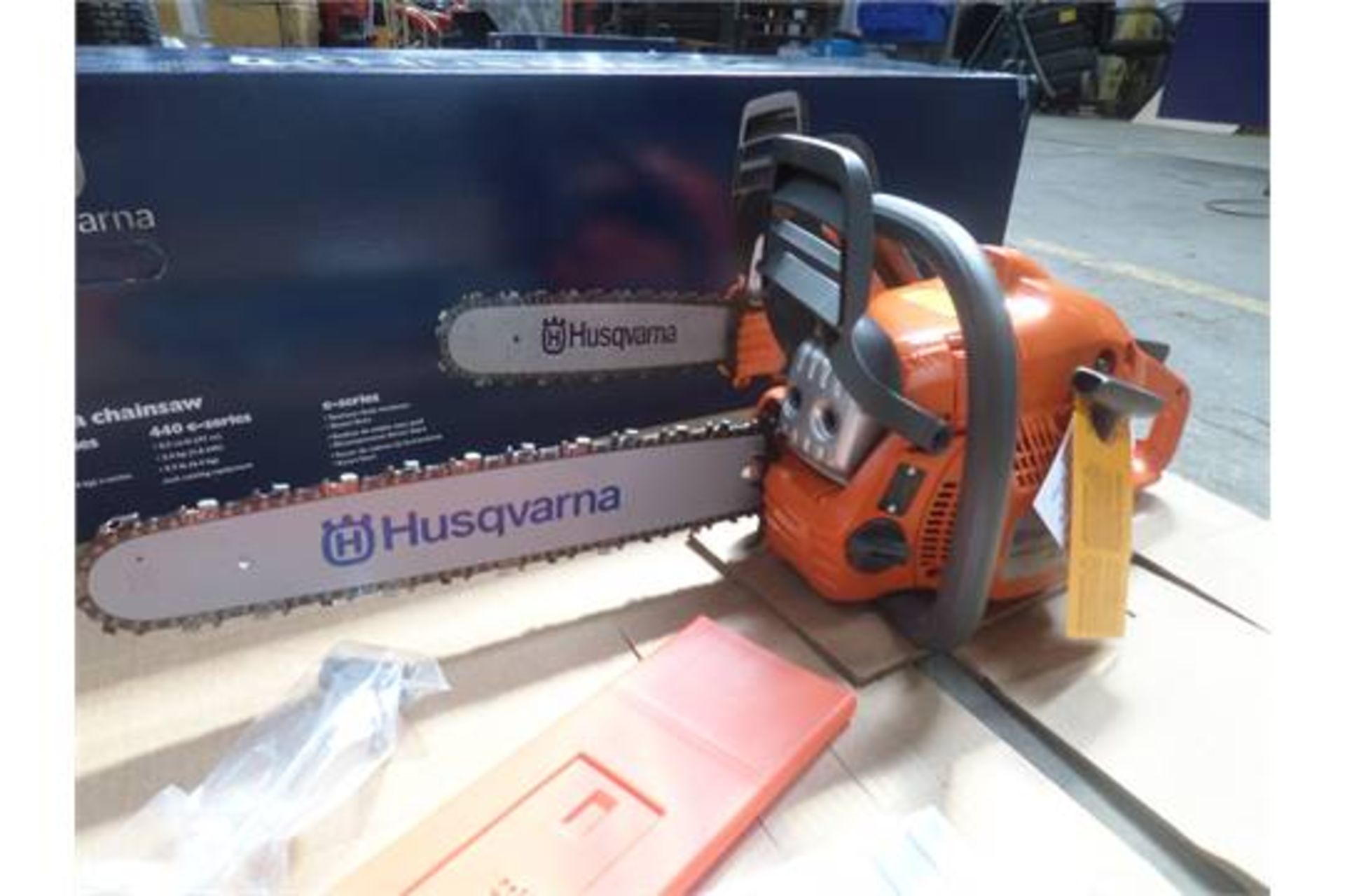 Husqvarna Chainsaw, 40.9 cc, 2.2 hp, 16", 9.2 lbs, Lightweight Quality Construction - Image 3 of 3