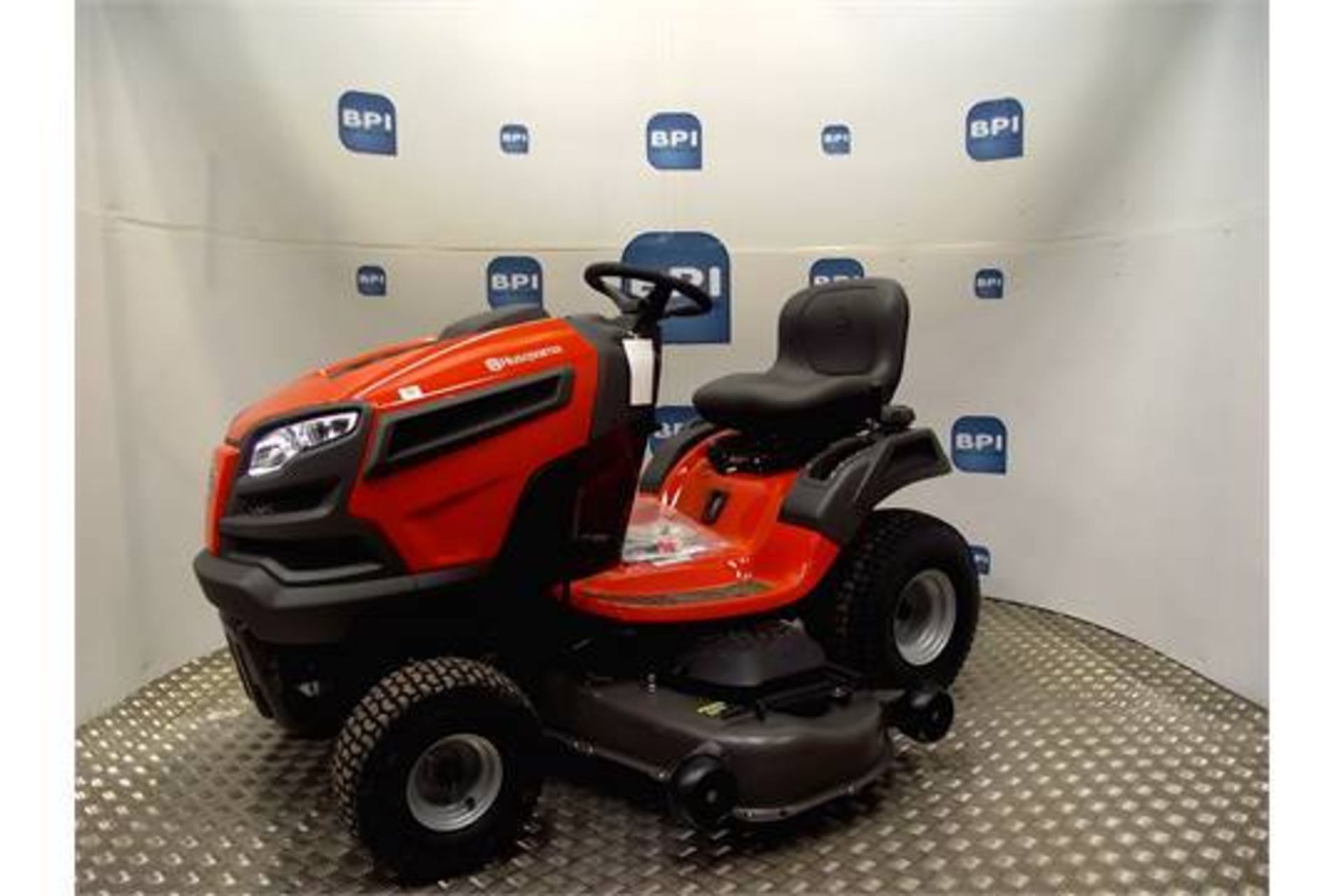 Husqvarna 54" Ride on Mower, "Fast Tractor", 24HP, 725CC, V - Twin Engine, Hydrostatic Transmission