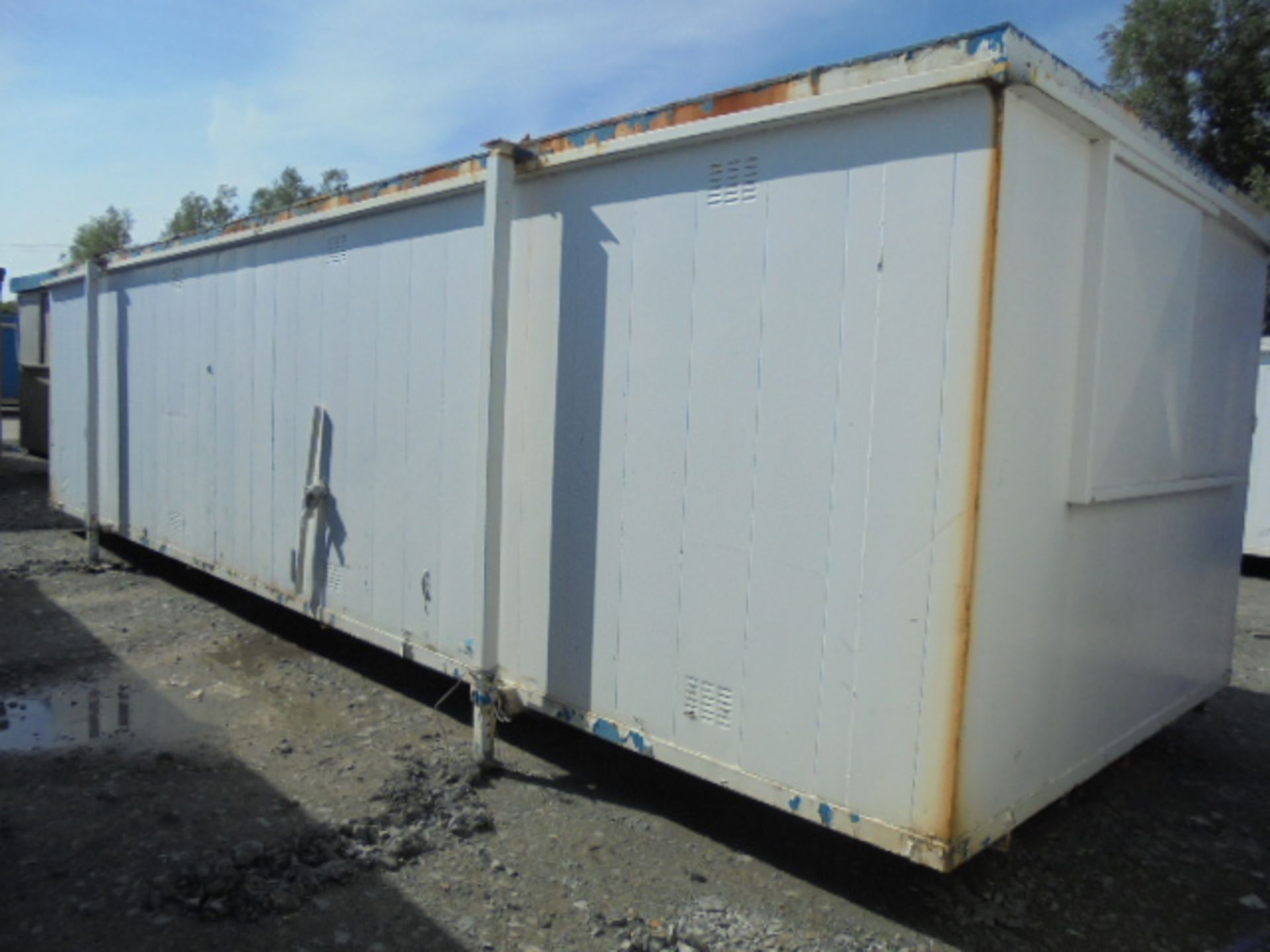 RBF7516 32ft x 10ft Steel Clad Jack Leg Canteen / Office - Image 2 of 6