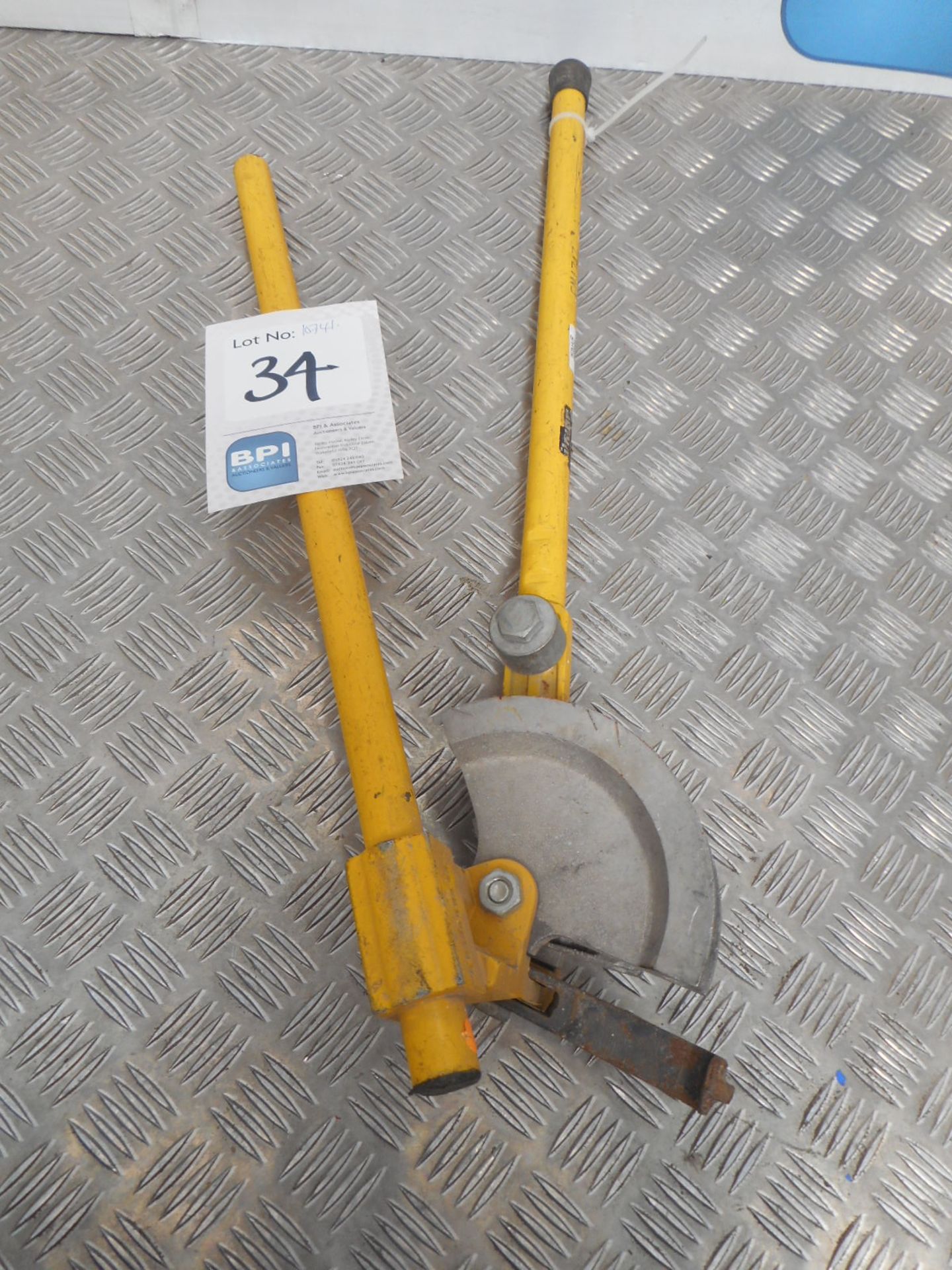 HILMOR  {033202} HAND PIPE BENDER Suitable to use of both 15mm stainless steel and copper pipes rang