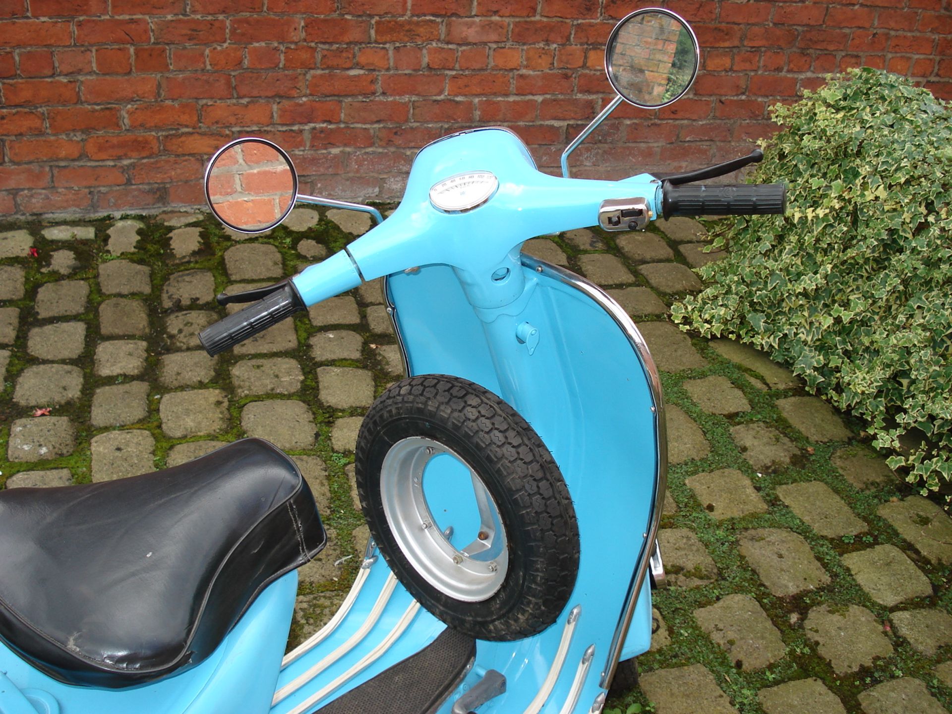 1972 VESPA Sprint 150CC, Sky Blue, EXCELLENT BODY CONDITION, HAD RECENT RESPRAY, STARTS/RUNS/DRIVES, - Image 6 of 7