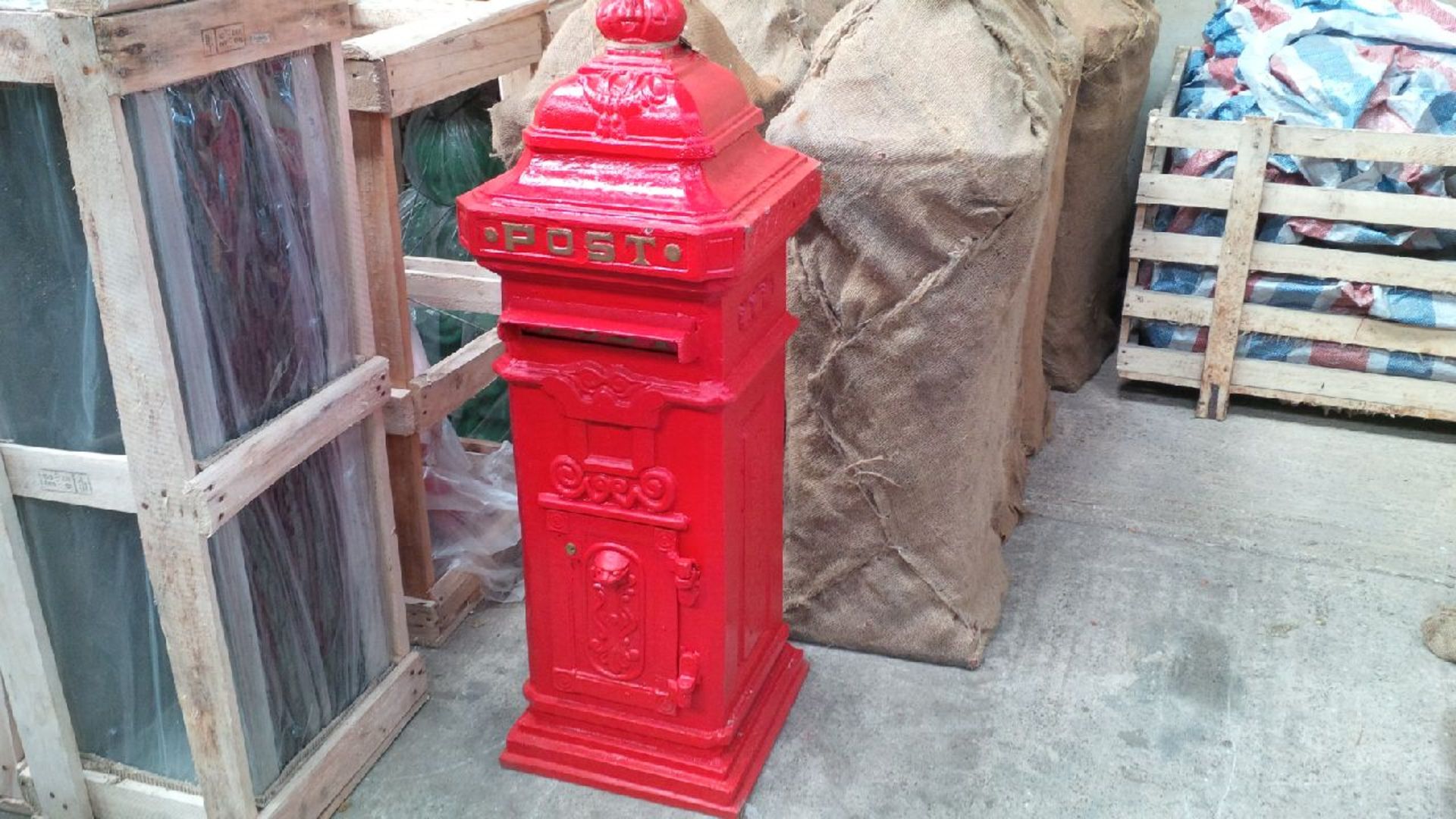 CAST IRON RED POSTBOX