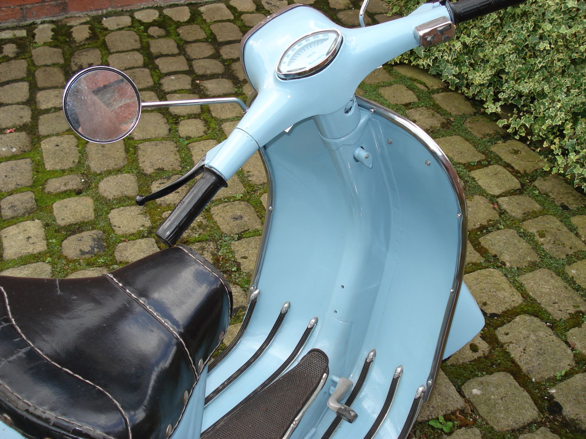 1972 VESPA Sprint 150CC, BLUE, EXCELLENT BODY CONDITION, HAD RECENT RESPRAY, STARTS/RUNS/DRIVES, NEE - Image 5 of 7