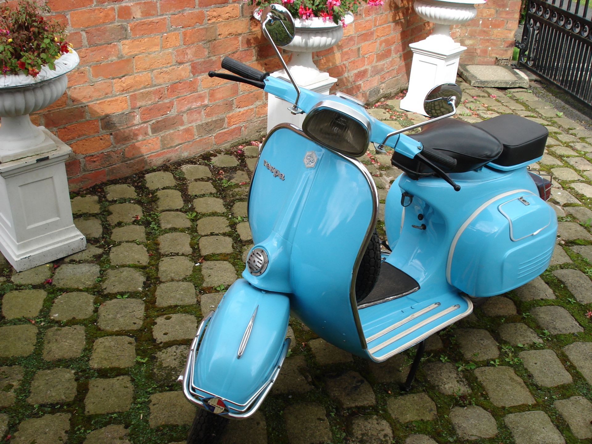 1972 VESPA Sprint 150CC, Sky Blue, EXCELLENT BODY CONDITION, HAD RECENT RESPRAY, STARTS/RUNS/DRIVES, - Image 2 of 7