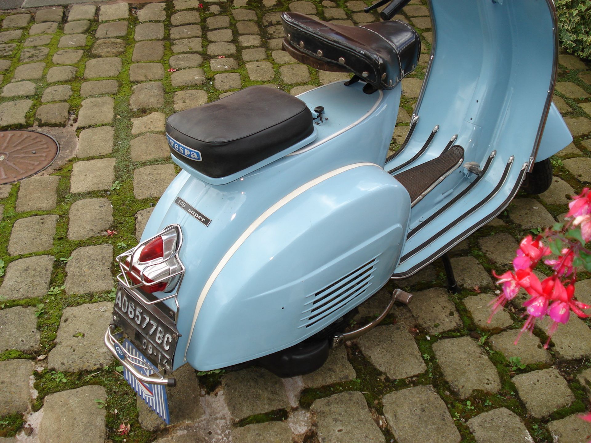 1972 VESPA Sprint 150CC, BLUE, EXCELLENT BODY CONDITION, HAD RECENT RESPRAY, STARTS/RUNS/DRIVES, NEE - Image 4 of 7