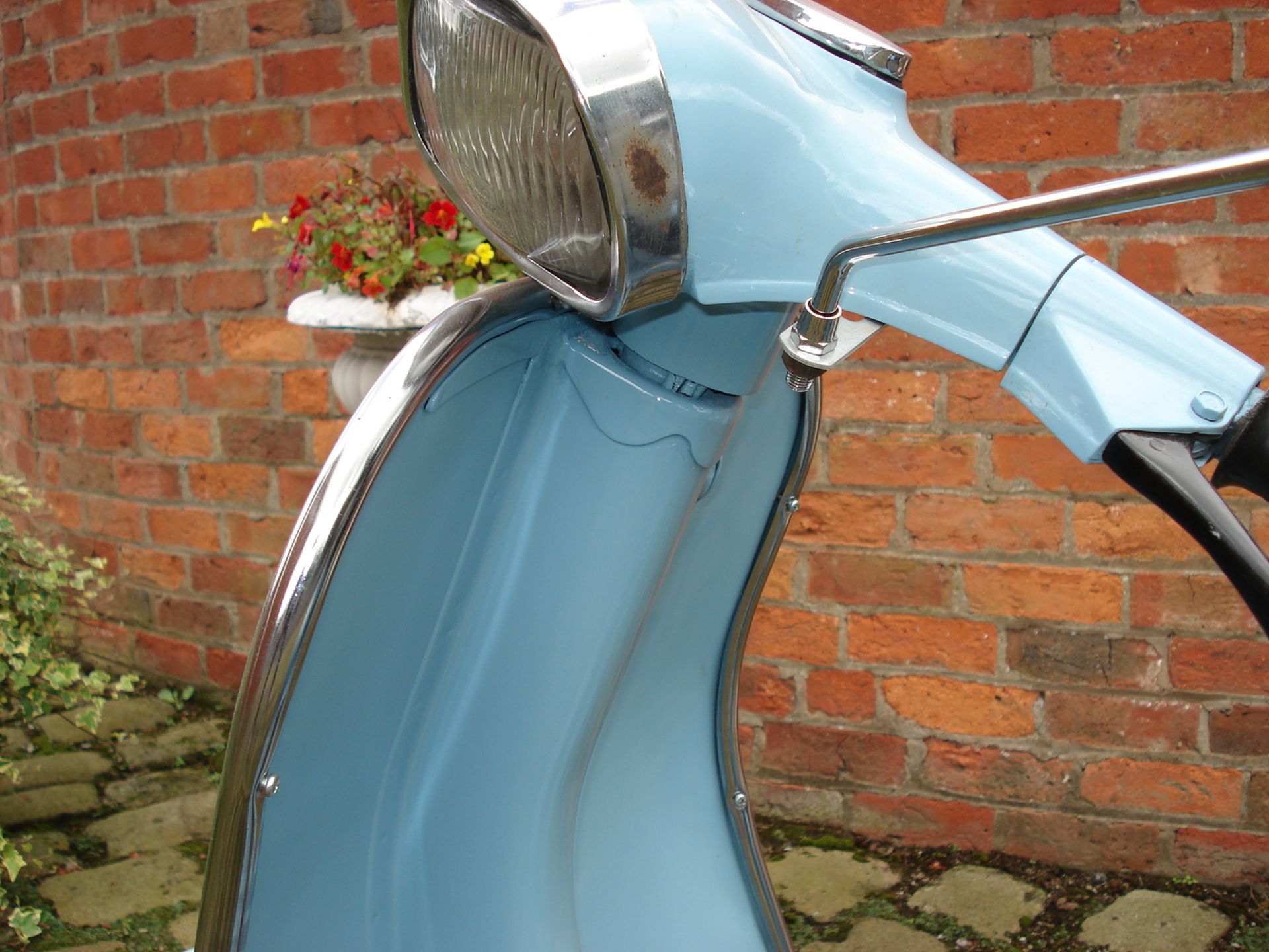 1972 VESPA Sprint 150CC, BLUE, EXCELLENT BODY CONDITION, HAD RECENT RESPRAY, STARTS/RUNS/DRIVES, NEE - Image 6 of 7