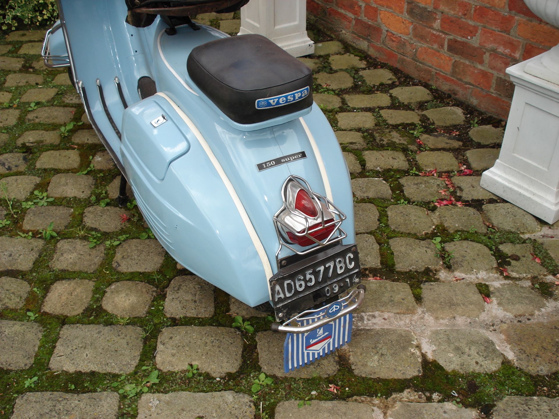 1972 VESPA Sprint 150CC, BLUE, EXCELLENT BODY CONDITION, HAD RECENT RESPRAY, STARTS/RUNS/DRIVES, NEE - Image 3 of 7