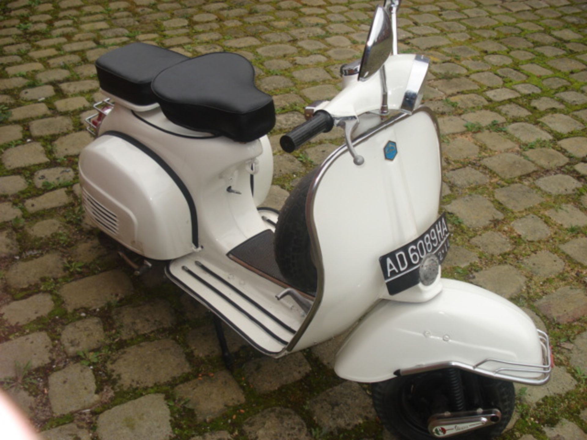 1975 VESPA 150CC, SPRINT,  ORIGINAL GOOD CONDITION, WHITE, BLACK LEATHER TWIN SEATS, STARTS/RUNS/DRI - Image 5 of 7