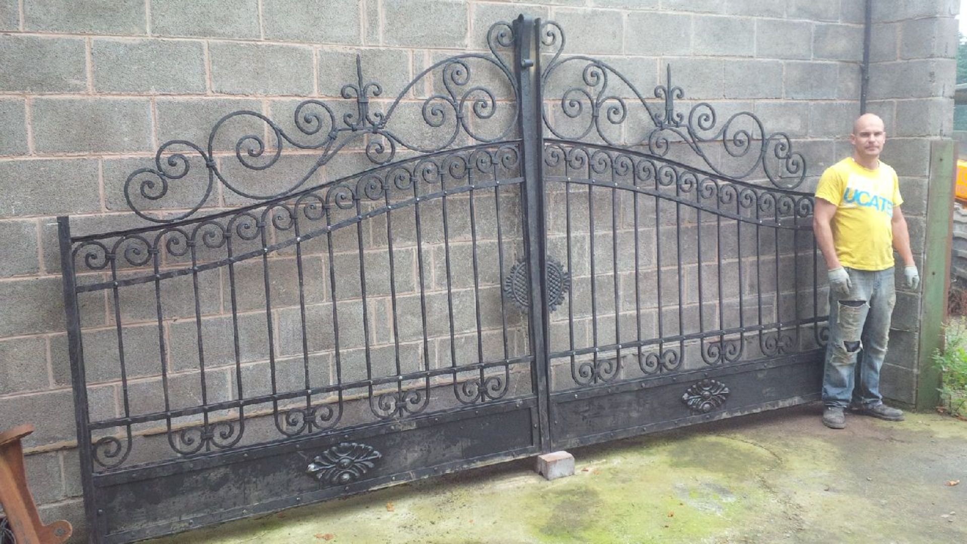 EXCEPTIONAL SOLID IRON ORNATE GATES 4M WIDE X 2.1M HIGH - UNUSED - IN BLACK -