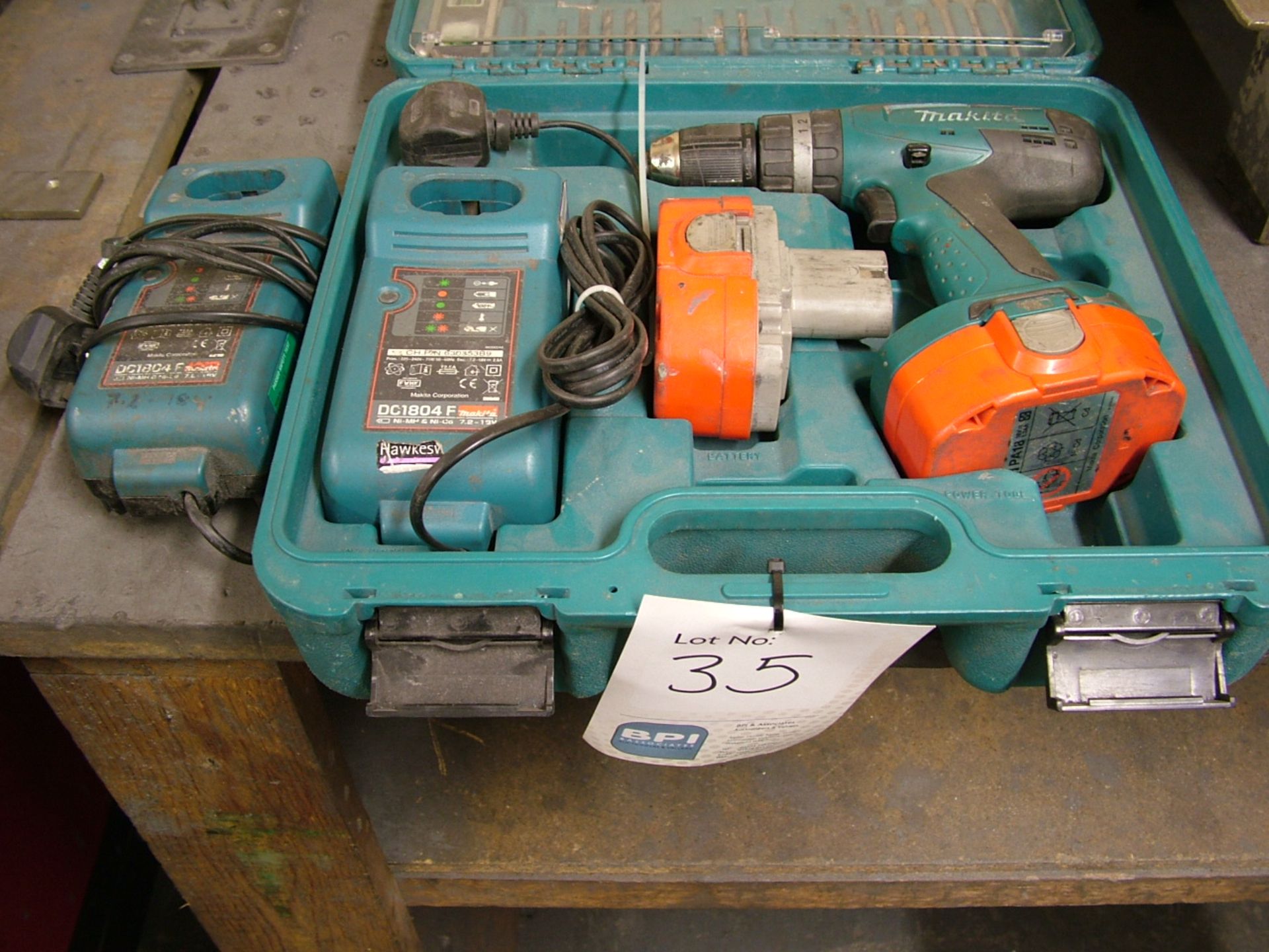 Makita 8391D 13mm cap 18v battery powered drill with 2 batteries, 2 chargers, a selection of drills - Image 2 of 2