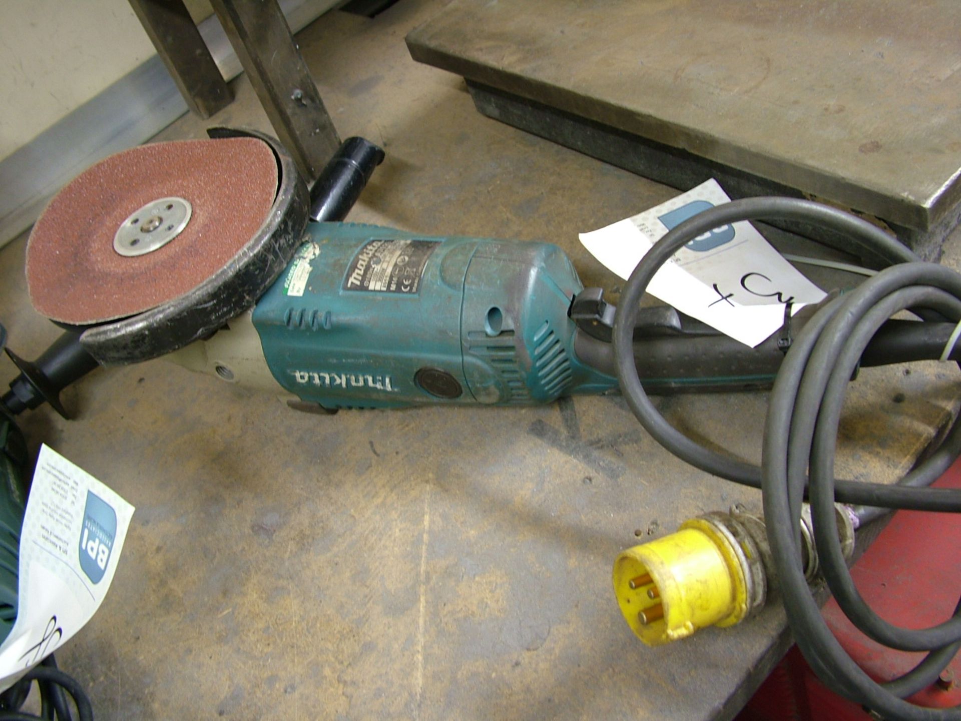 Makita A7020 110v 7" angle grinder, 50/60Hz