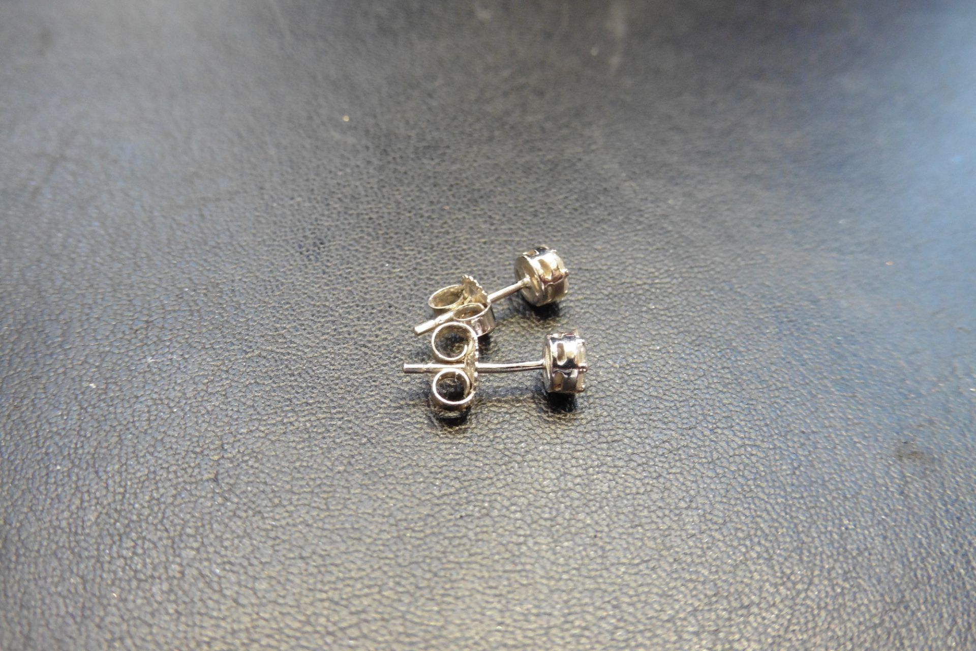 9ct white gold tiny diamond cluster earrings each set with 7 brilliant cut diamonds of P1 clarity we - Image 3 of 3