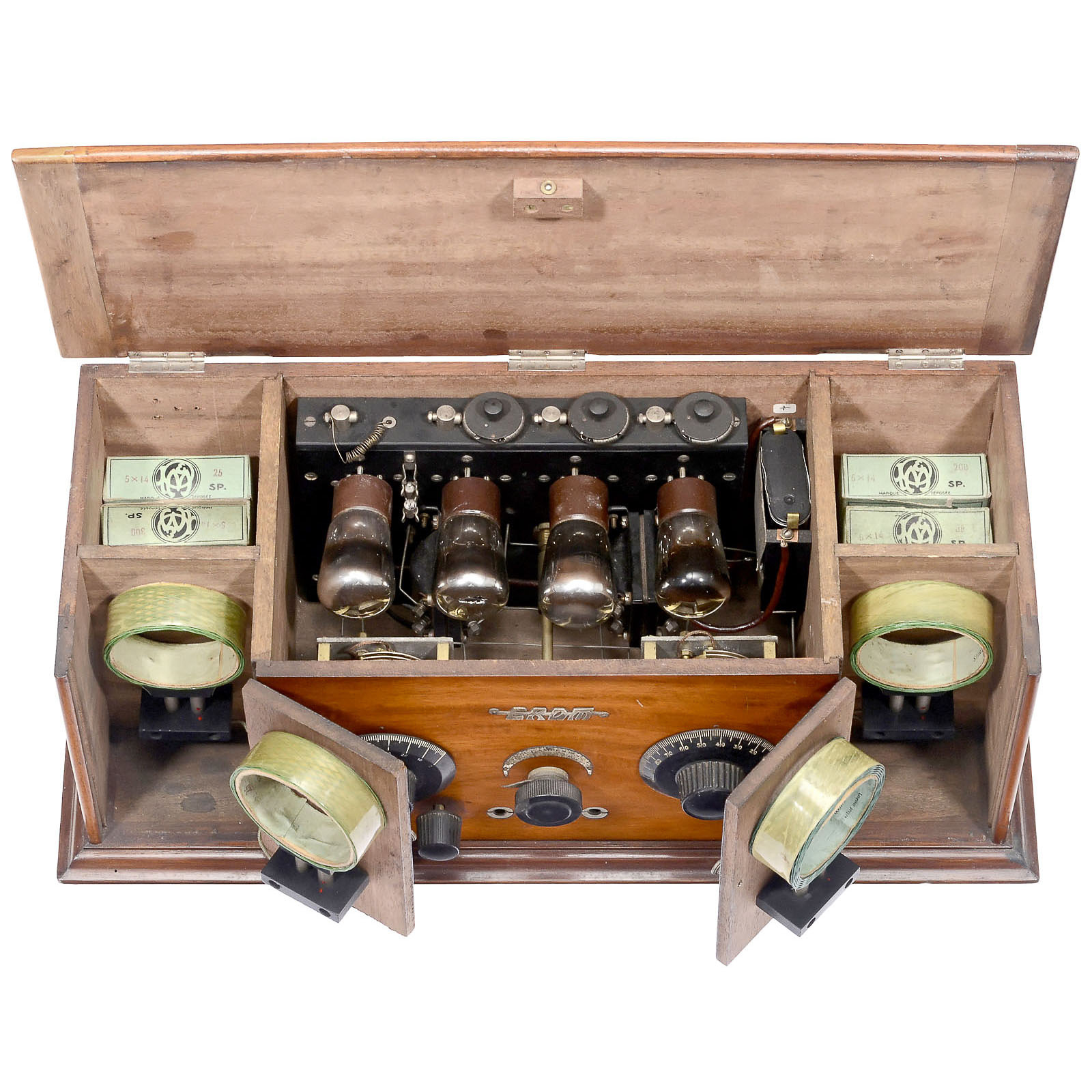 French ERDM Radio, 1924  4-valve battery receiver, MW, wooden case with 2 doors, 2 compartments with - Image 2 of 2