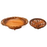 2 Carved Swiss Musical Fruit Bowls, 20th Century
1) With pierced vine-leaf decoration and 2-air