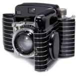 Kodak Bantam Special, 1936 Kodak, USA. Size 28 x 40 mm on film 828, Ektar 2/45 mm, Compur-Rapid,