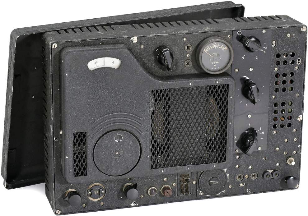 Special Forces Clandestine Transceiver MK121
British portable transmitter receiver, for external