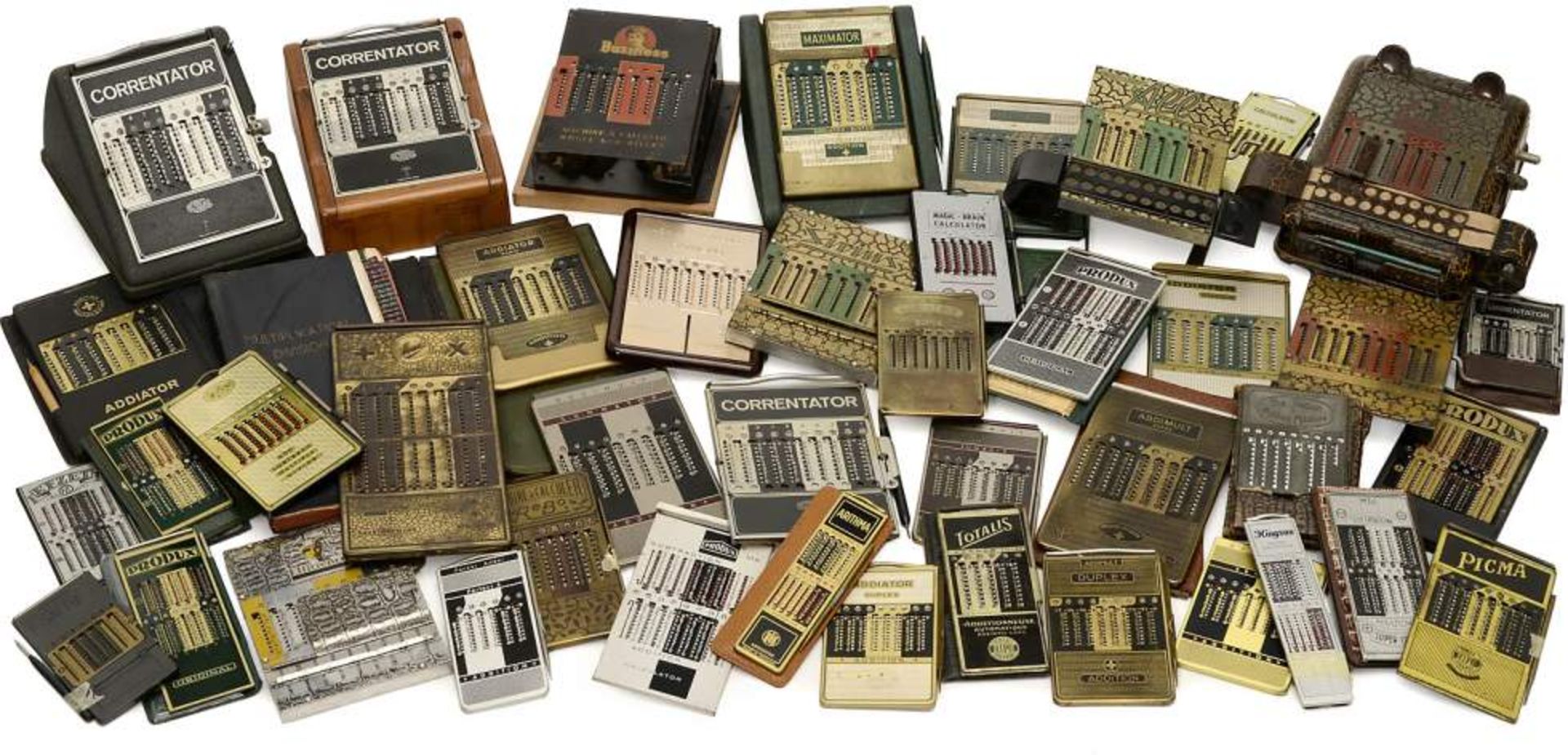 Collection of 41 Mechanical Adders
With 8 instruction manuals, French.
Condition: ()  Sammlung von