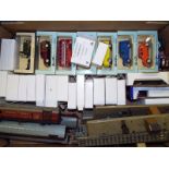 A mixed lot to include boxed diecast model motor vehicles, Matchbox cars,