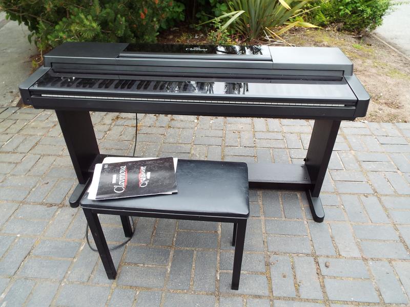 A Yamaha Clavinova CLP550 piano with stool and manual - Image 3 of 3