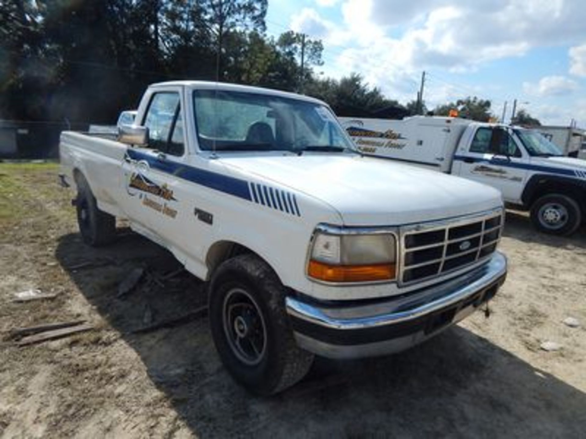 1996 FORD F250 XLT PICKUP TRUCK, POWER STROKE, DIESEL, 5 SP. TRANS., PS, PB, AC, 8' BED, 308,155 - Image 2 of 2