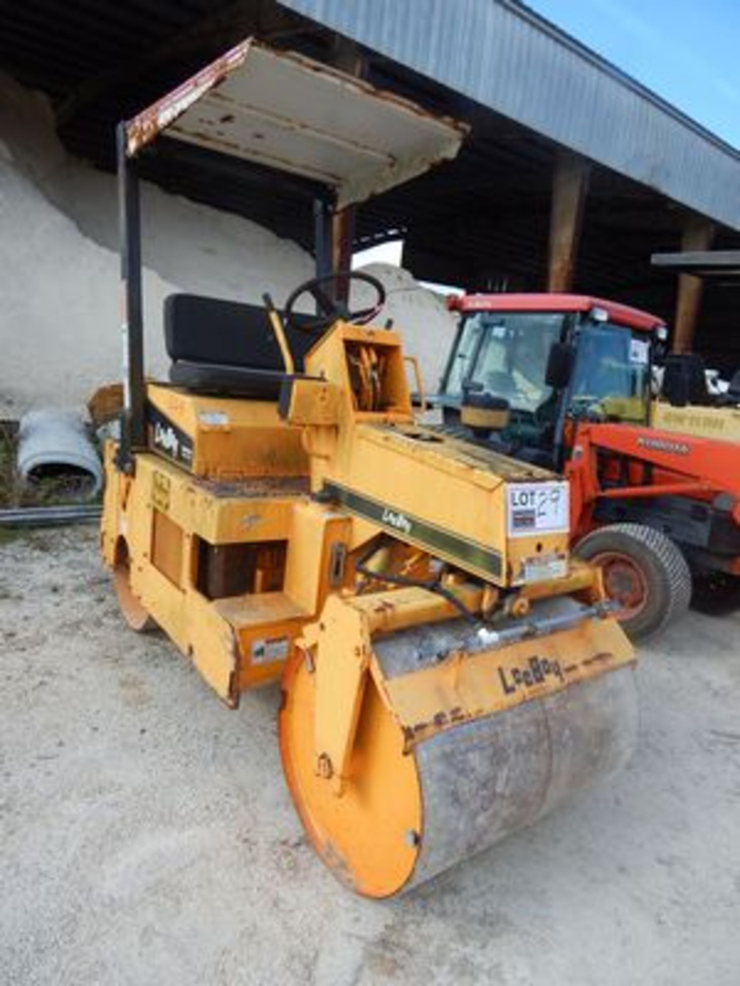 2008 LEEBOY DOUBLE DRUM ROLLER, DIESEL, 40' FRONT, 43" REAR DRUMS, 894 HRS. - Image 2 of 2