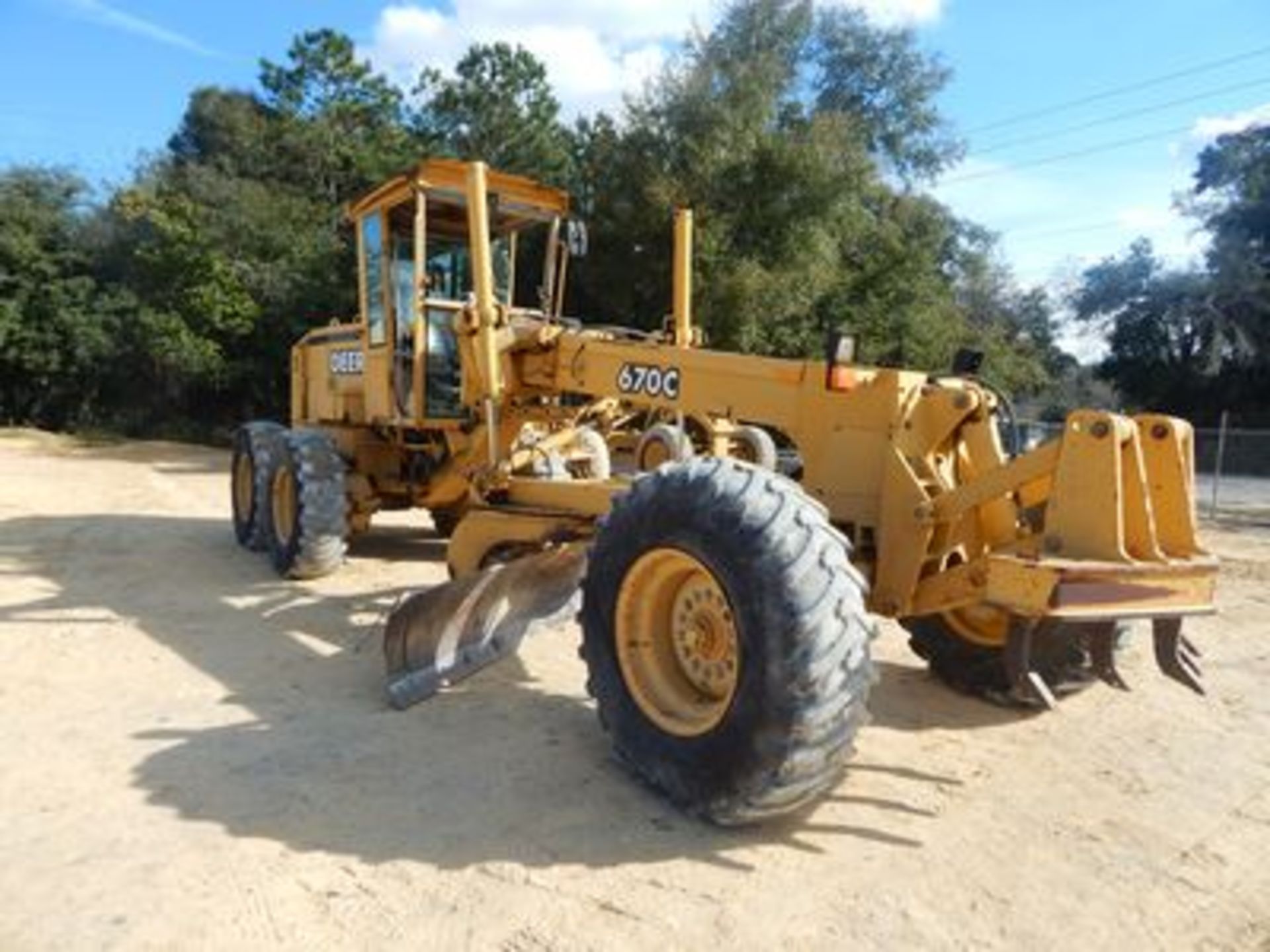 1997 JOHN DEERE 670C MOTOR GRADER, DIESEL, 14' MOLDBOARD, 5' SCARIFIER, ENC. CAB, 9,506 HRS., S/N - Image 2 of 2