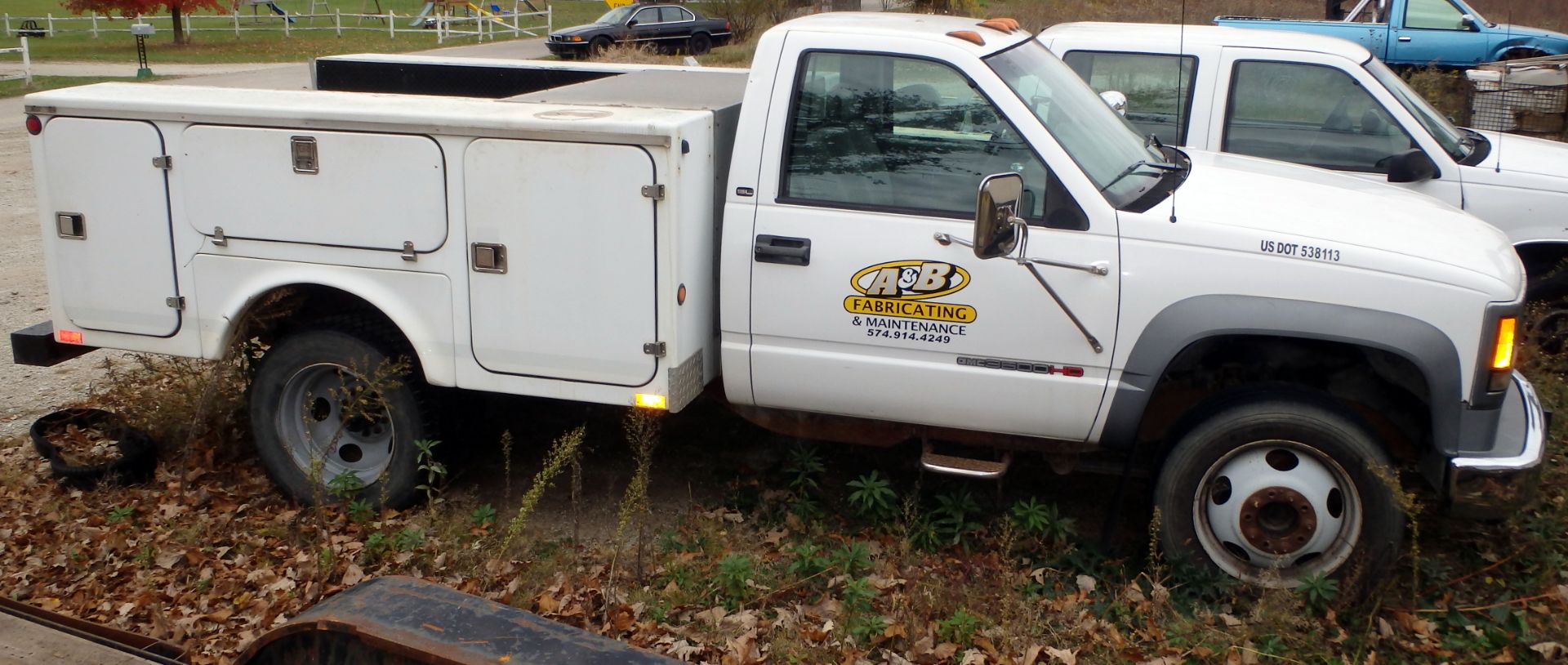 1998 GMC C3500HD Contractor Box Truck