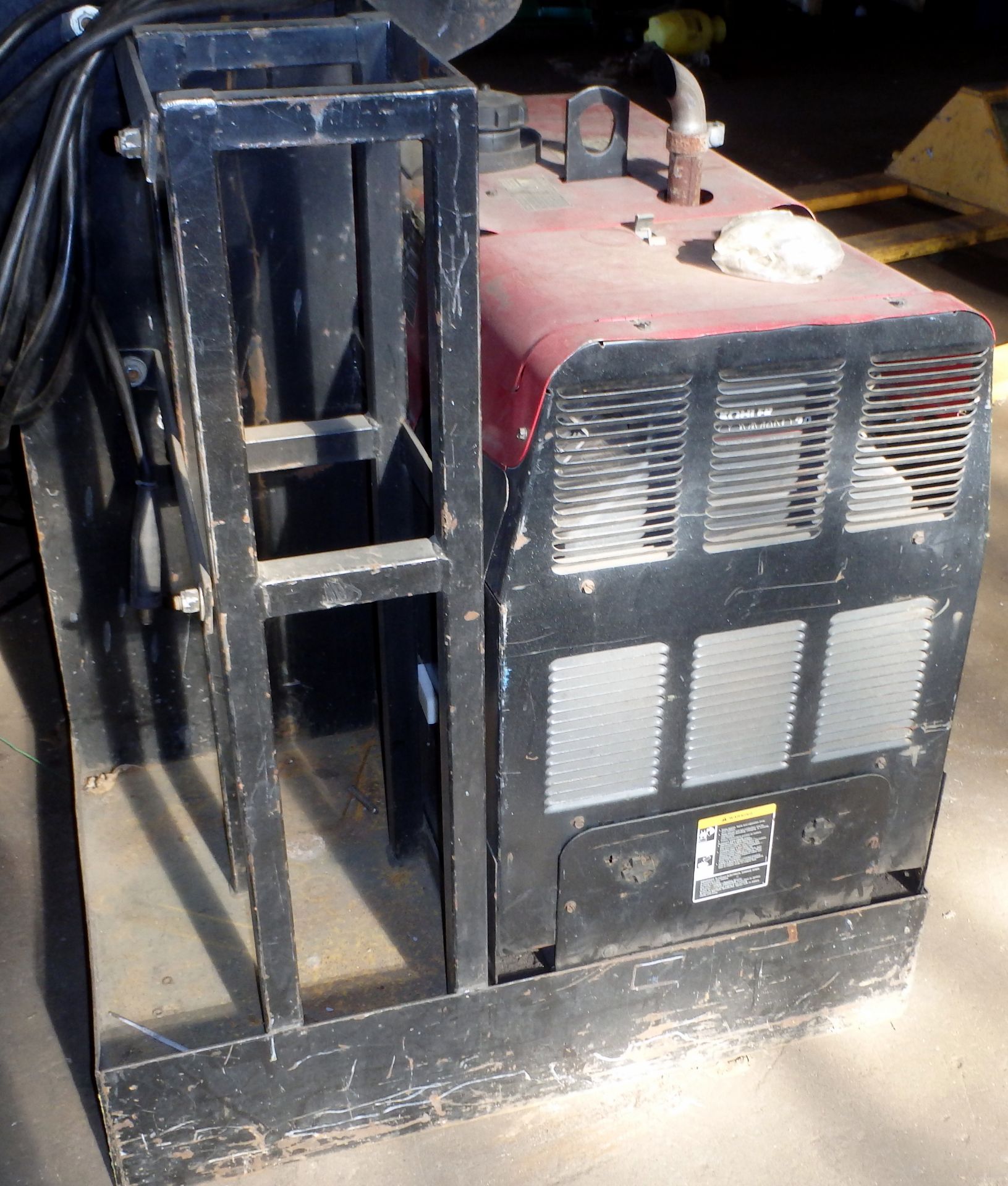 Lincoln Electric Welder Generator - Image 4 of 9