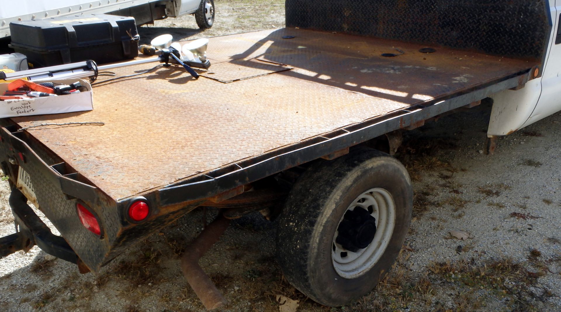 2003 Ford F350 Super Duty XL Flatbed Truck - Image 8 of 23