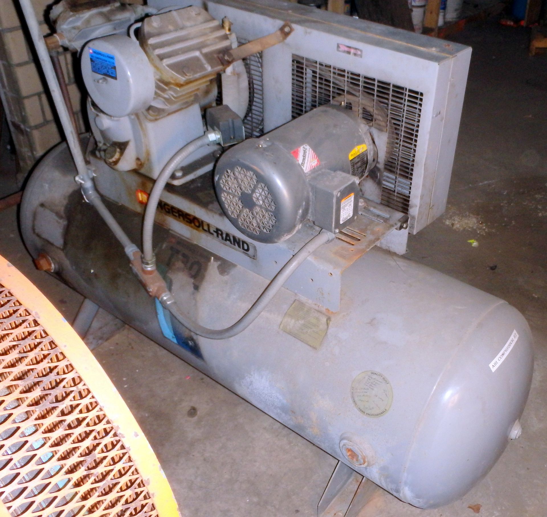 Ingersoll-Rand T30 Air Compressor - Image 2 of 4