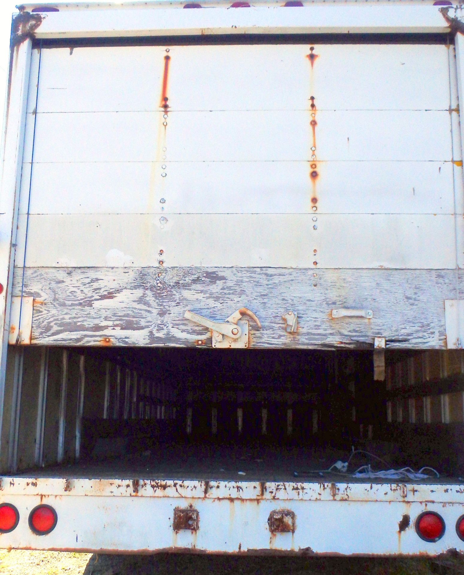 1999 Triaxle 24'x8' Enclosed Trailer - Image 10 of 14