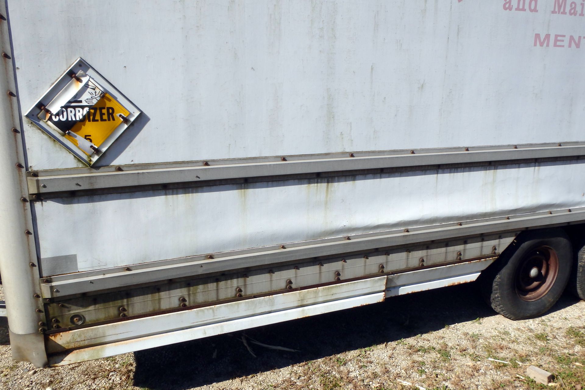 1999 Triaxle 24'x8' Enclosed Trailer - Image 5 of 14