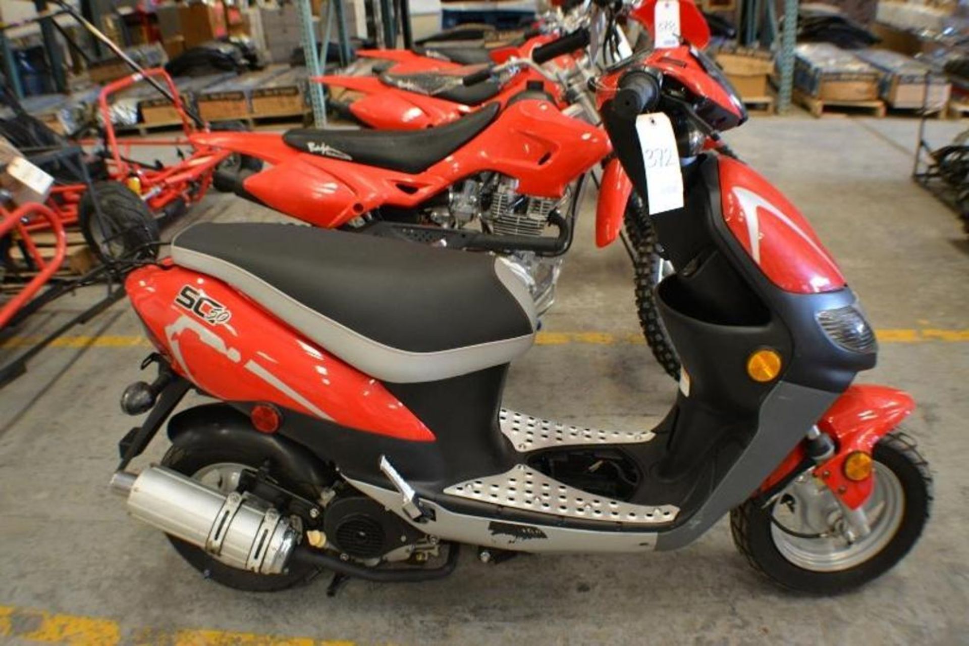Electric Scooter 50cc Red/Black Color. This unit is for EXPORT ONLY. Buyers acknowledges is for expo - Image 2 of 8