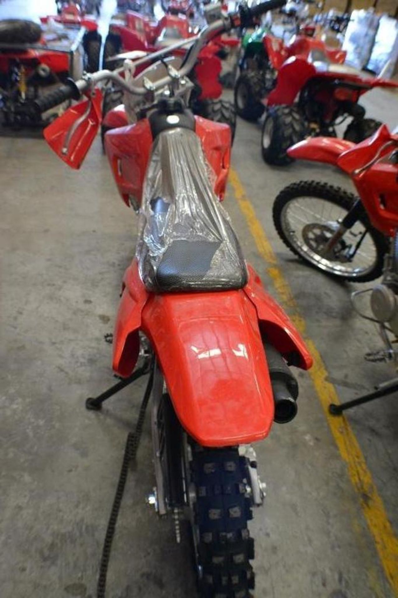 Dirt Bike 150cc 4 stroke Red/Black Color. This unit is for EXPORT ONLY. Buyers acknowledges purchase - Image 5 of 8