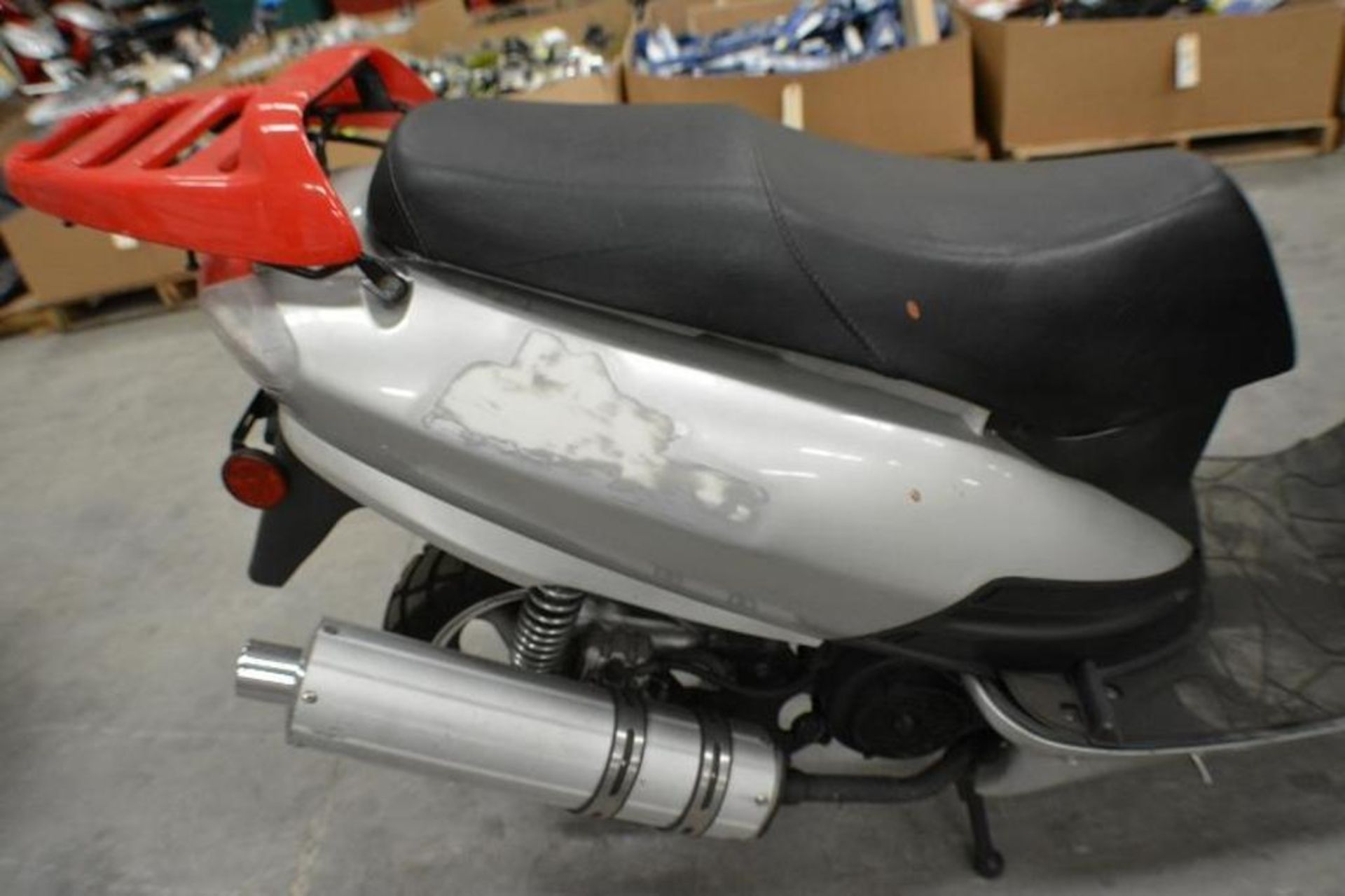 Electric Scooter 50cc Red/Black Color. This unit is for EXPORT ONLY. Buyers acknowledges is for expo - Image 5 of 8