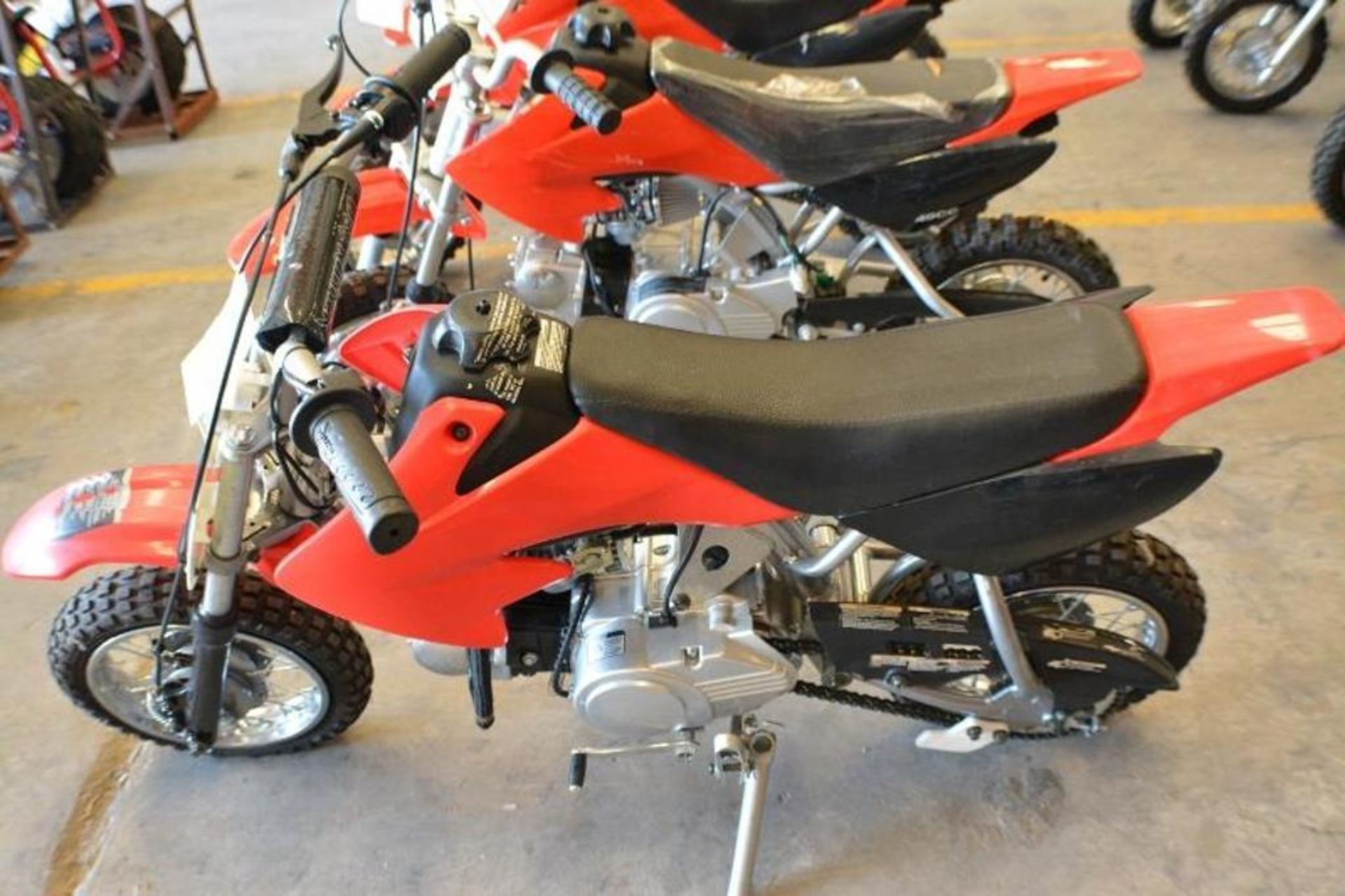 Dirt Bike 50cc 4 Stroke Red/Black Color. This unit is for EXPORT ONLY. Buyers acknowledges purchase - Image 2 of 6