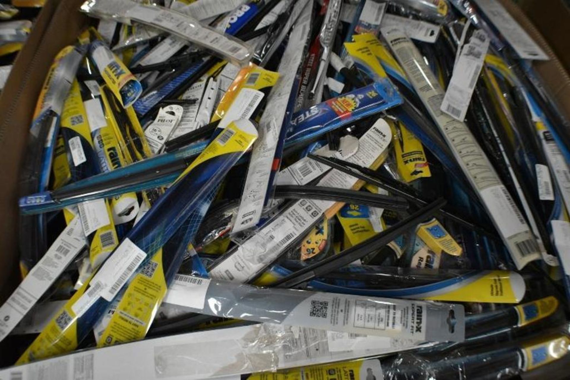 Wiper Blades. Assorted Brands and Sizes. Contents of Pallet - Image 3 of 3