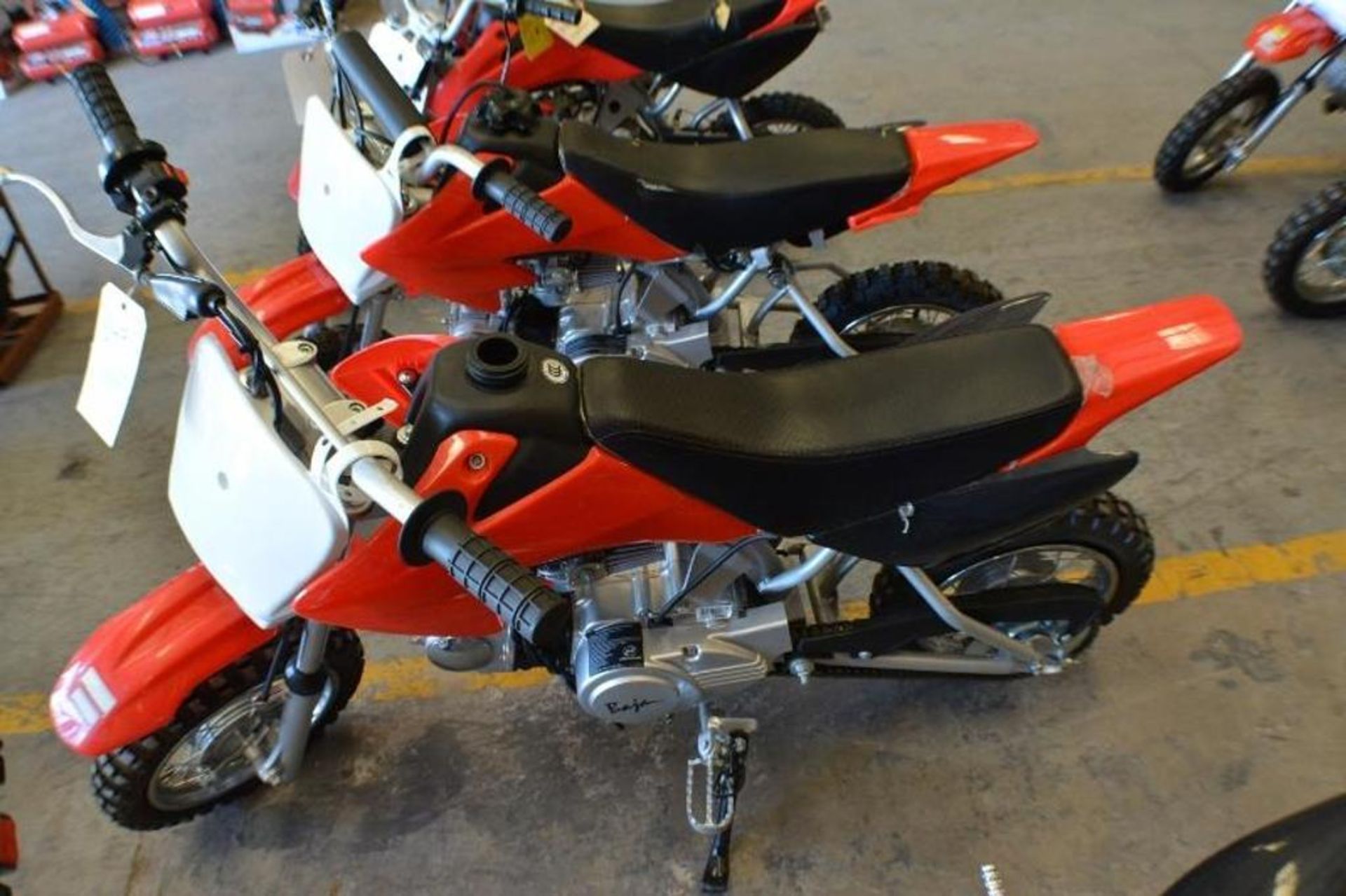 Dirt Bike 50cc 4 Stroke Red/Black Color. This unit is for EXPORT ONLY. Buyers acknowledges purchase - Image 2 of 5