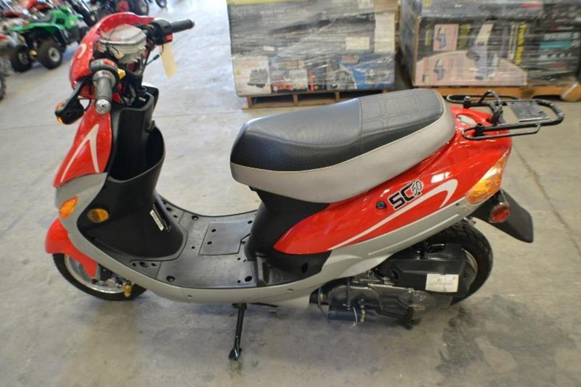 Electric Scooter 50cc Red/Black Color. This unit is for EXPORT ONLY. Buyers acknowledges is for expo - Image 6 of 7