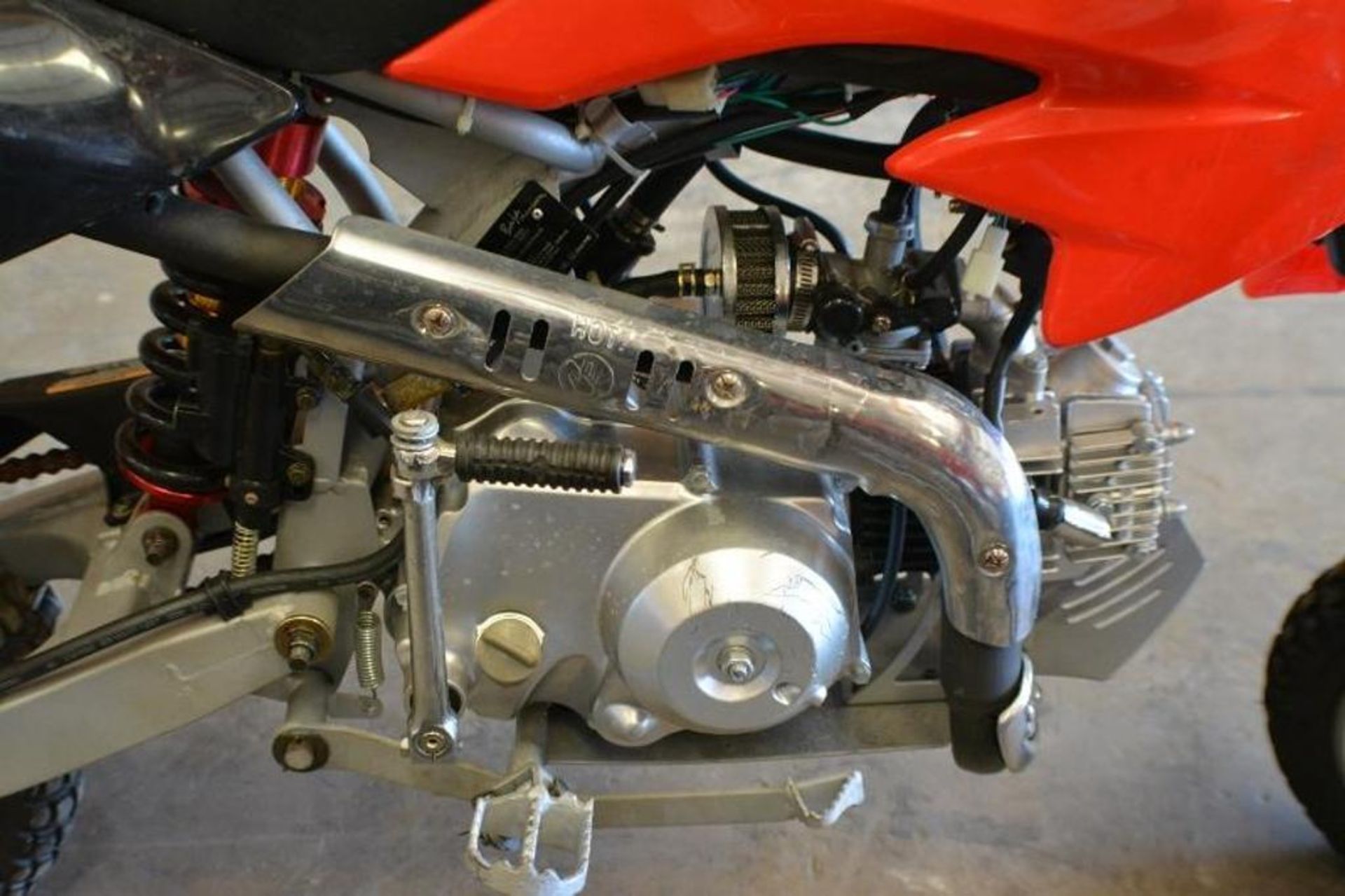 Dirt Bike 70cc 4 Stroke Red/Black Color. This unit is for EXPORT ONLY. Buyers acknowledges purchase - Image 6 of 6