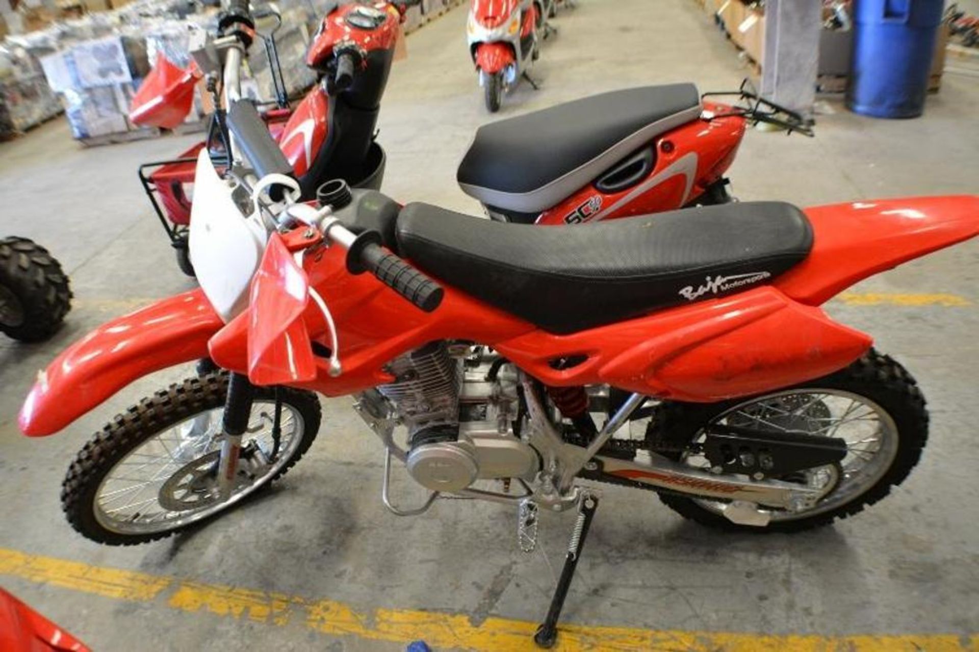 Dirt Bike 150cc 4 stroke Red/Black Color. This unit is for EXPORT ONLY. Buyers acknowledges purchase - Image 7 of 9