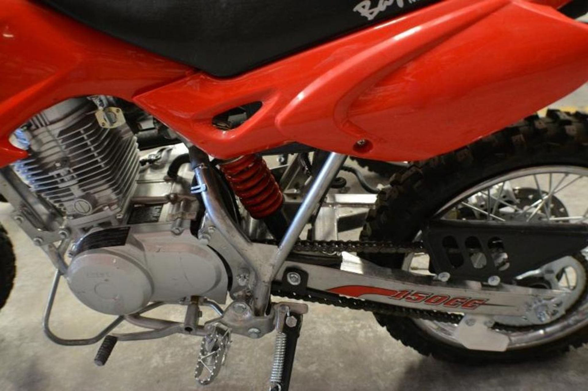 Dirt Bike 150cc 4 stroke Red/Black Color. This unit is for EXPORT ONLY. Buyers acknowledges purchase - Image 7 of 9