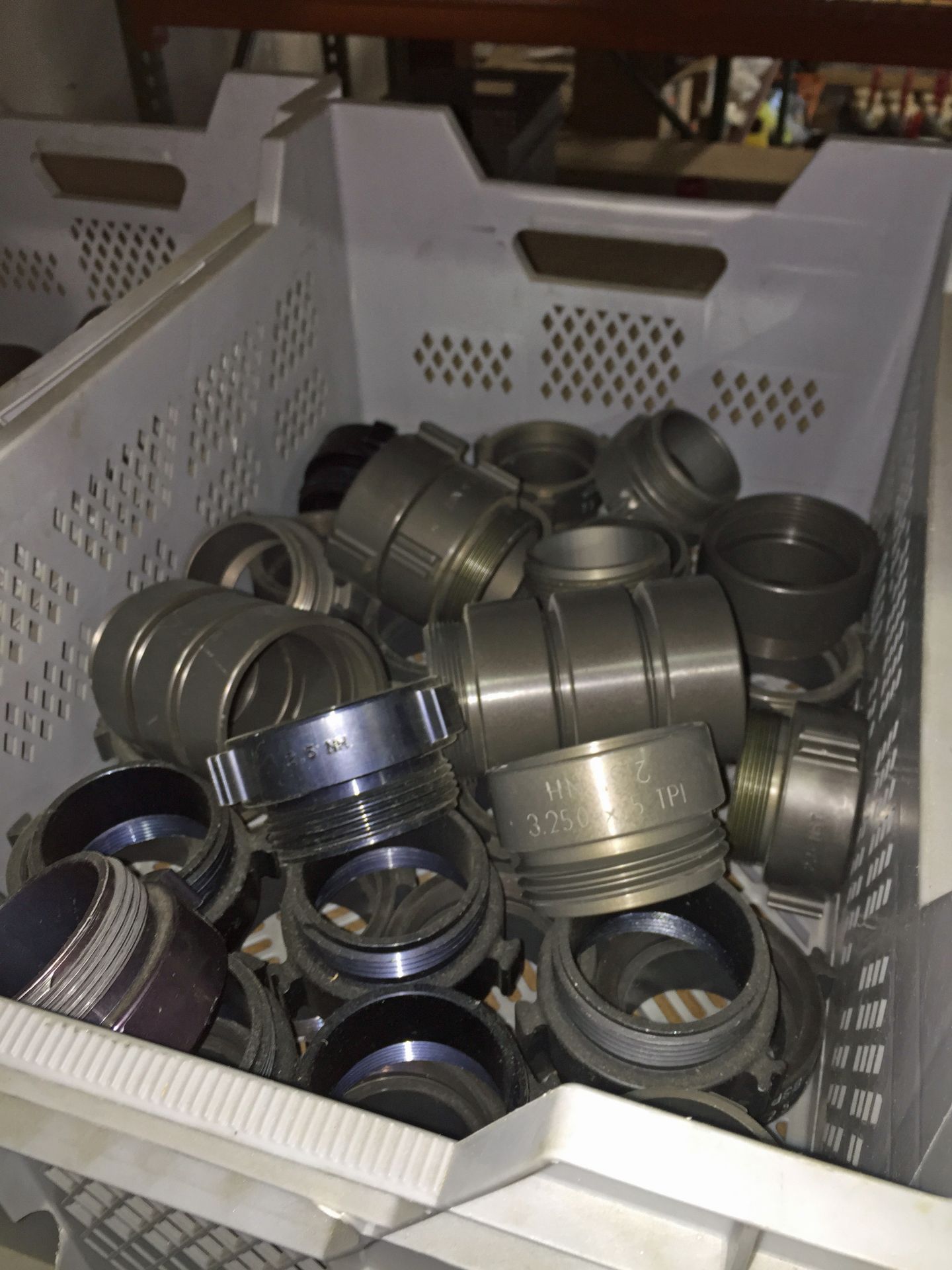 (1) shelf of couplings in various sizes - Image 6 of 9