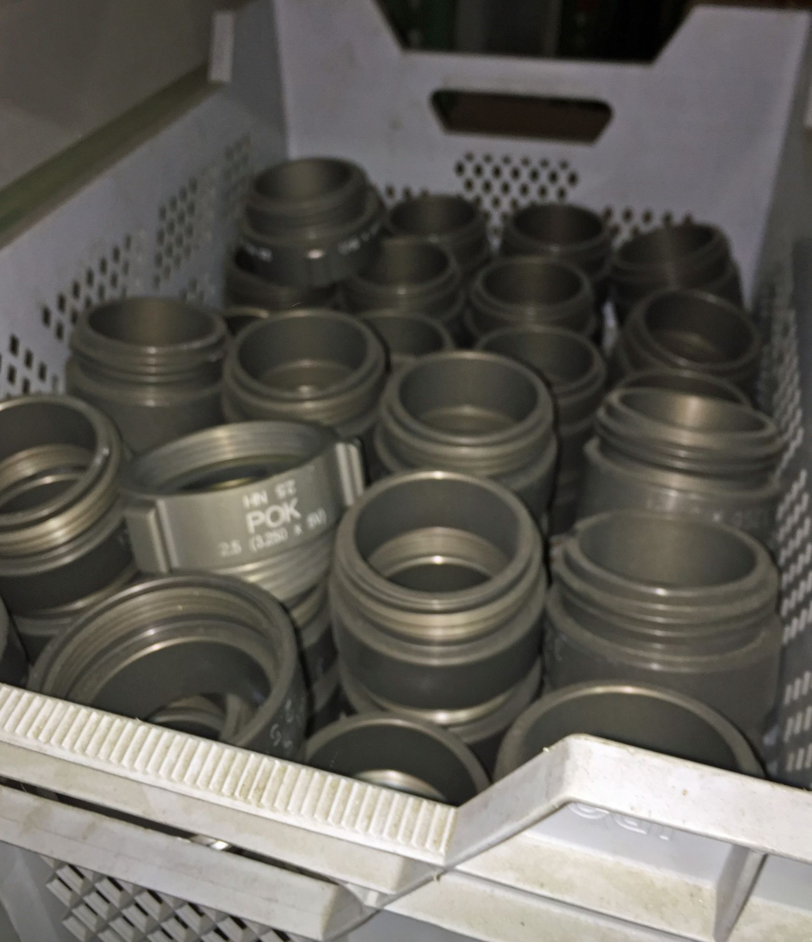 (1) shelf of couplings in various sizes - Image 9 of 9