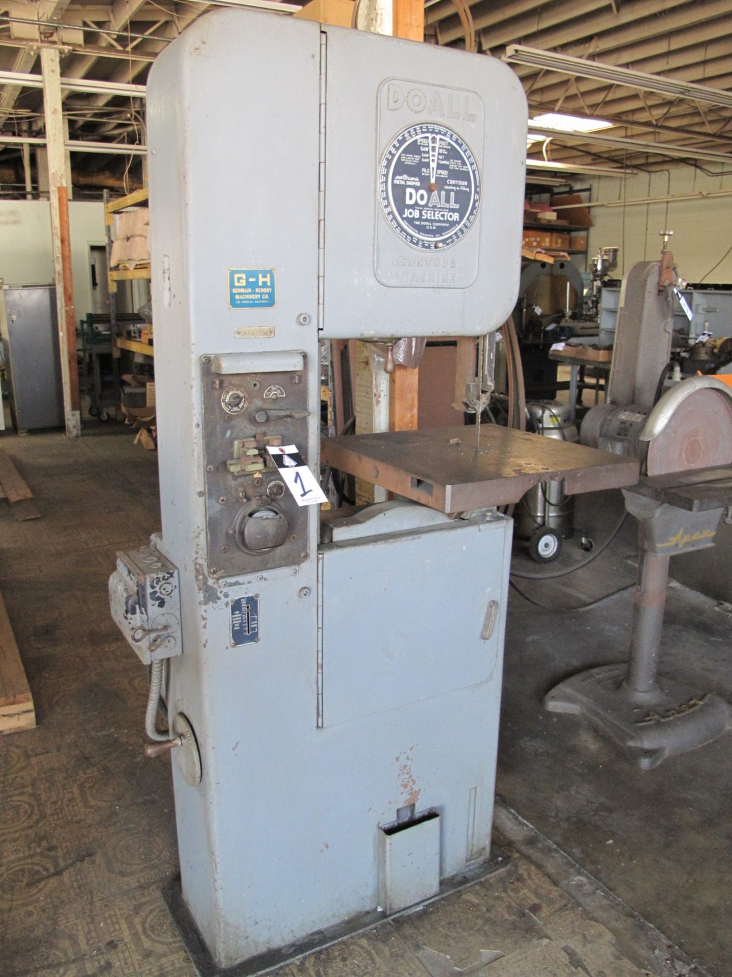 DoAll 16â€ Vertical Band Saw w/ Blade Welder, 20 Â½â€ x 20 Â½â€ Table. - Image 2 of 2